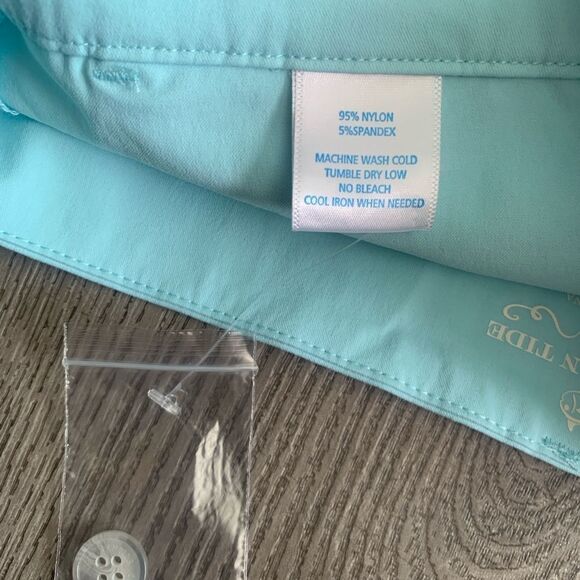 Southern tide womans performance 4” shorts perfect for summer - Picture 6 of 6